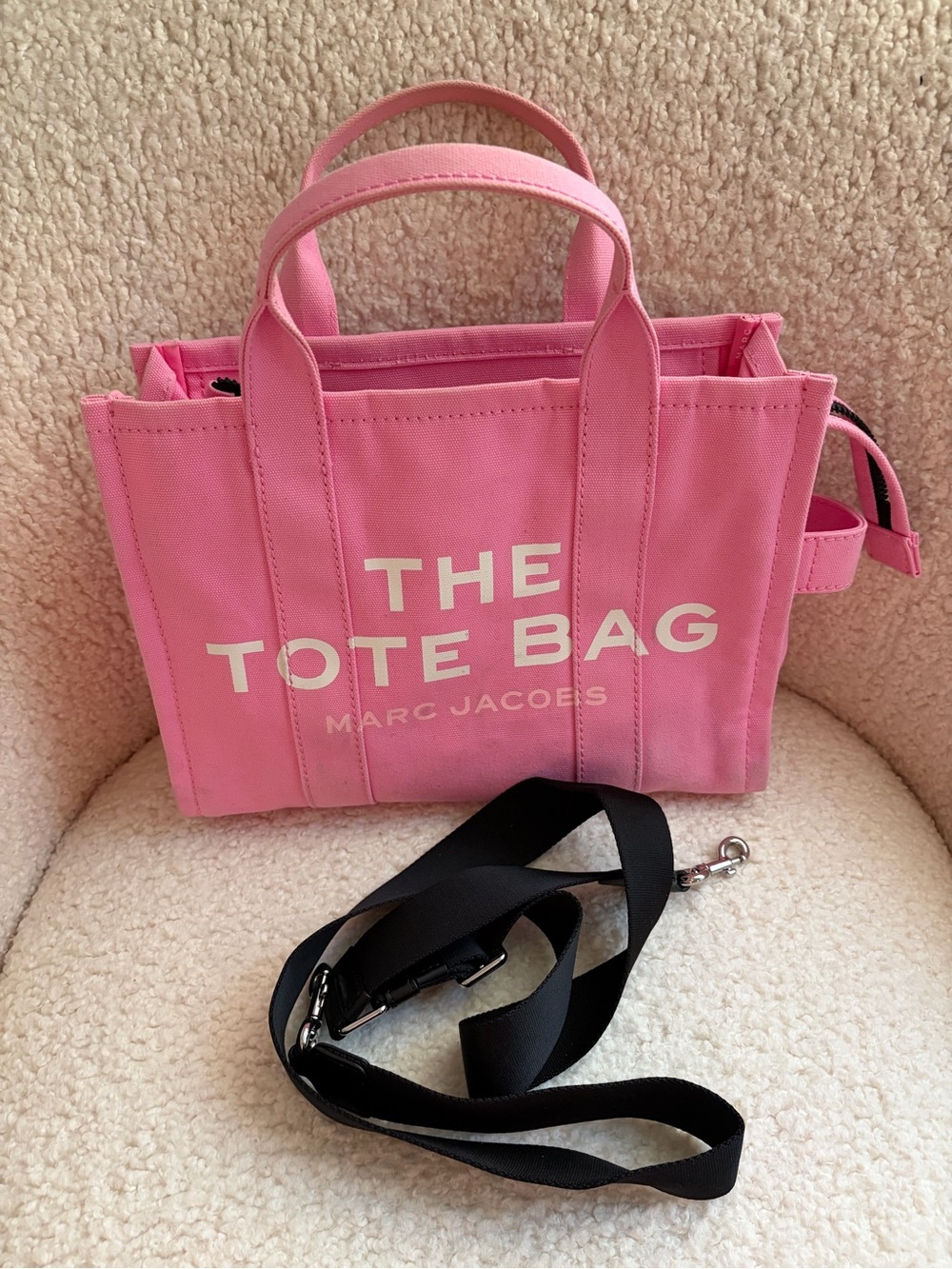Marc Jacobs Pink Canvas Tote with White Logo - Picture 2 of 4